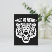 Roaring White Tiger | Wild im Herzen Postkarte (Stehend Vorderseite)