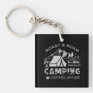 Roast & Roam-A Camping KaffeeAffäre Design Schlüsselanhänger