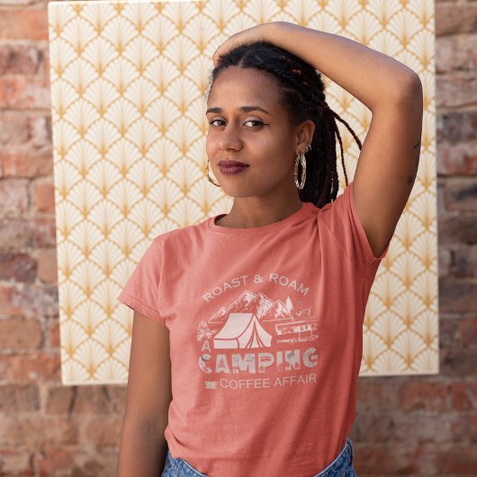 Roast & Roam-A Camping KaffeeAffäre Design T-Shirt