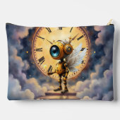 Robby the Winged Timekeeper – Wings of Time Series Zubehörtasche (Rückseite)