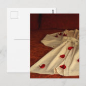 Robe, Blätter und Bett Postkarte (Vorne/Hinten)