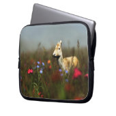 Robe in einem Wiese-Laptop-Sieb Laptopschutzhülle (Vorderseite Links)