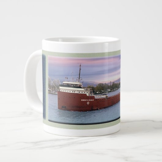 Robert C. Stanley Jumbo-Tasse (Vorderseite Links)