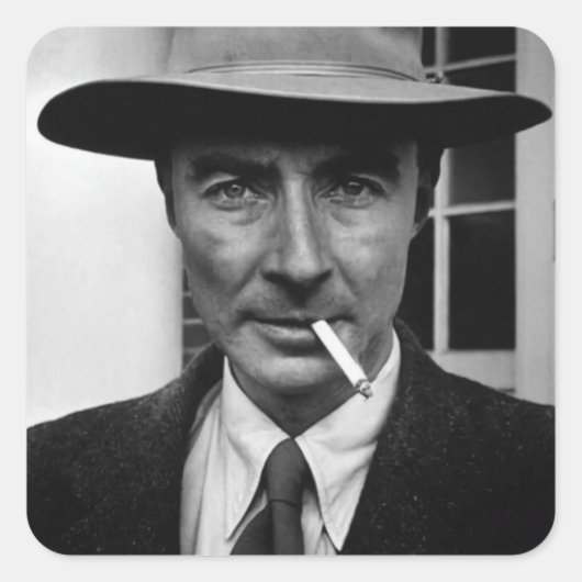 Robert Oppenheimer Smoking Photo Quadratischer Aufkleber (Vorderseite)