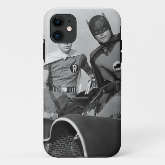 Robin and Batman Standing in Batmobile Case-Mate iPhone Hülle (Rückseite)