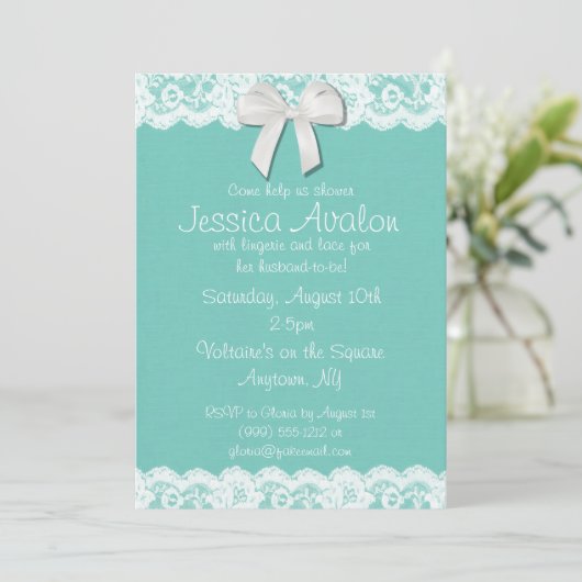 Robin-Ei-blaues und weißes Spitze-Brautparty laden Einladung (Stehend Vorderseite)