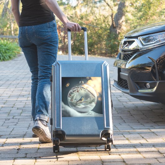 Robin in Globe Vinyl Sticker (Koffer Insitu)