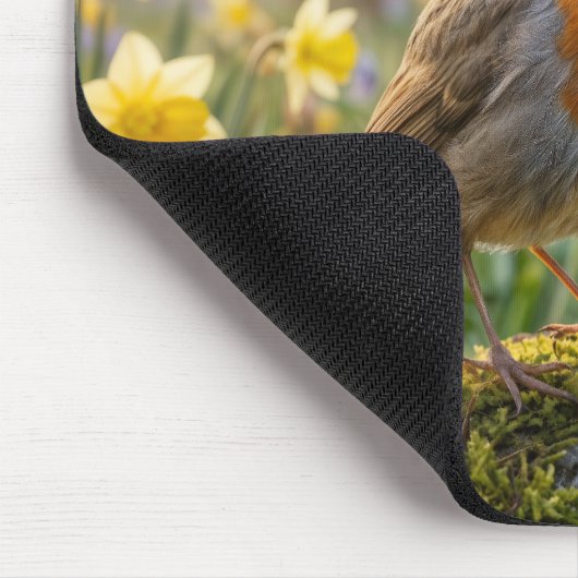 Robin Singing Into a Daffodil Mousepad (Ecke)