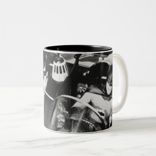 Robin und Batman in Batmobile Zweifarbige Tasse (VorderseiteRechts)
