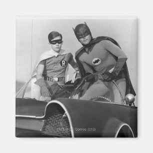 Robin und Batman stehen im Batmobil Magnet
