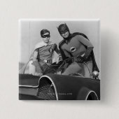 Robin und Batman Stehend in Batmobile Button (Vorderseite)