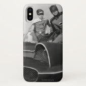 Robin und Batman Stehend in Batmobile Case-Mate iPhone Hülle (Rückseite)