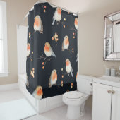 Robin-Vögel und Beerenrowan auf trockenen Zweigen, Duschvorhang (Beispiel)