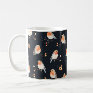Robin-Vögel und Beerenrowan auf trockenen Zweigen, Kaffeetasse