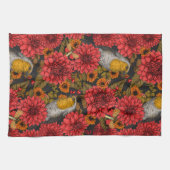 Robinen im Herbstgarten, rote Dahlien auf schwarz Geschirrtuch (Horizontal)