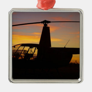 Robinson R44 Hubschrauber bei Sonnenuntergang Ornament Aus Metall