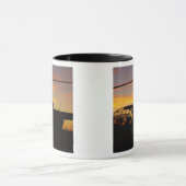 Robinson R44 Hubschrauber bei Sonnenuntergang Tasse (Zentrum)