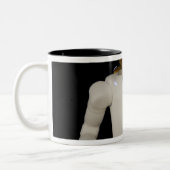 Robonaut 2, ein geschickter, humanoider Astronaute Zweifarbige Tasse (Links)