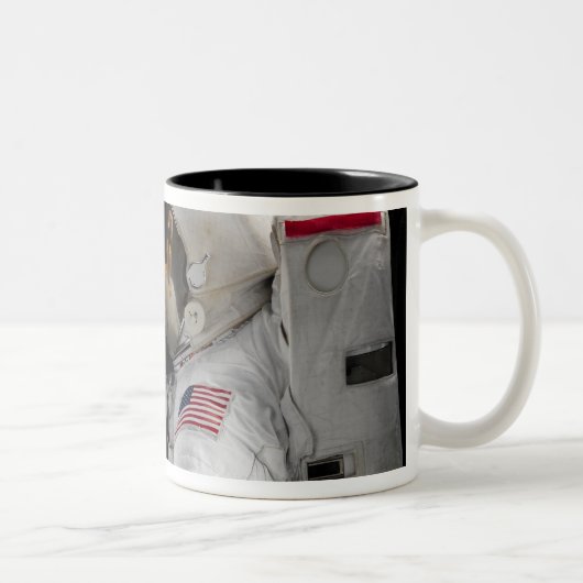Robonaut 2, ein geschickter humanoider Astronauten Zweifarbige Tasse (Rechts)