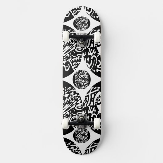 "Robot Dreams" Abstrakte Kunst im B&W Skateboard (Vorderseite)
