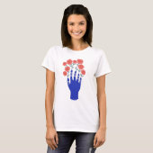 Roboter Hand mit blühenden Rose Artwork T-Shirt (Vorne ganz)