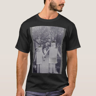 Roboter-Pose T-Shirt