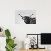 Robuste Hochlandkuh in Monochrom Poster (Heimbüro)