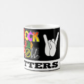 Rock-and-Roll ist Tasse von Bedeutung (VorderseiteRechts)