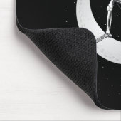 Rock and Roll Skeleton Gitarrenrock auf dem Mond s Mousepad (Ecke)