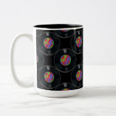 Rock and Roll Vintage Vinyl-Tasse Zweifarbige Tasse (Links)