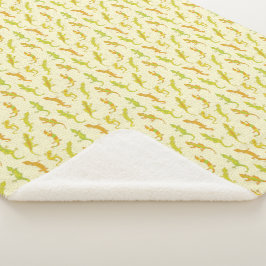 Rock Climbing Geckos auf gelb - nahtlos Muster. Sherpadecke