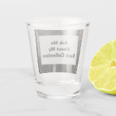 Rock Collector Humorer, Schwarz-weißer Stein Schnapsglas (Rückseite)