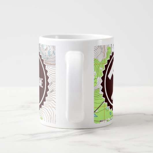 Rock Hammer Abzeichen mit Topo Map - Personalisier Jumbo-Tasse (Rückseite)