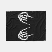 Rock On Rock Star Skeleton Hands Rocker Spooky Hal Fleecedecke (Vorderseite (Horizontal))