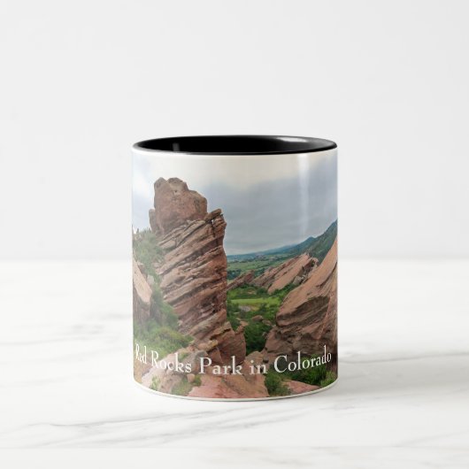 Rock Rocks Ridge Mountains and Valley Zweifarbige Tasse (Mittel)