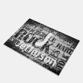 Rock & Roll Monogramm Fußmatte (Schrägansicht)