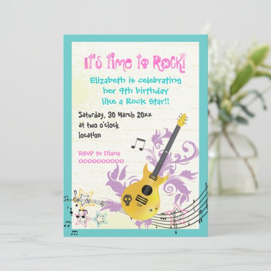 Rock star mädchenhafte Gitarre Geburtstag Einladung (Stehend Vorderseite)
