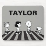 Rock-T-Shirts | Group Walk | Name hinzufügen Mousepad<br><div class="desc">Dieses Kunstwerk von Peanuts besticht durch Snoopy,  das ein Nickerchen in Rockmusik-Design-Stil geschaffen hat.</div>