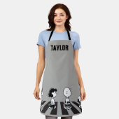 Rock-T-Shirts | Group Walk | Name hinzufügen Schürze (Getragen)