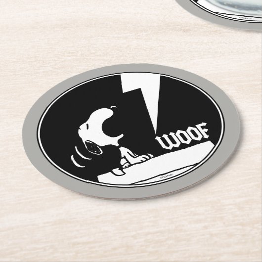 Rock-T-Shirts | Snoopy Howling Runder Pappuntersetzer (Angewinkelt)