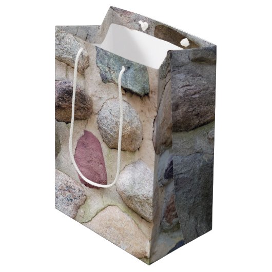 Rock Wall Mittlere Geschenktüte (Vorderseite Schrägansicht)