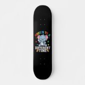 Rocken zu einem anderen Niedlichen Elefantenautism Skateboard (Vorne)
