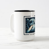 Rocket Moon Space Monogramm Zwei-Tone-Kaffeekocher Zweifarbige Tasse (Vorderseite Links)