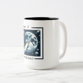 Rocket Moon Space Monogramm Zwei-Tone-Kaffeekocher Zweifarbige Tasse (VorderseiteRechts)