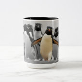 Rockhopper Pinguine Zweifarbige Tasse (Mittel)