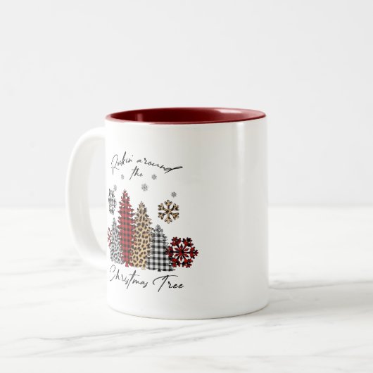 Rockin’ Christmas Mug – Plaid & Leopard Trees Zweifarbige Tasse (Vorderseite Links)
