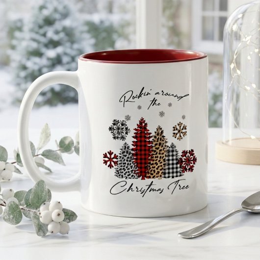 Rockin’ Christmas Mug – Plaid & Leopard Trees Zweifarbige Tasse