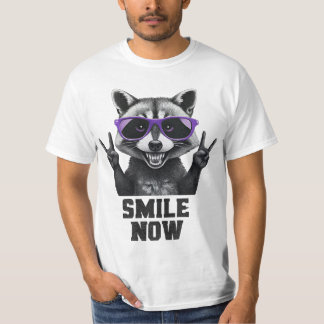 Rockin' Raccoon T - Shirt: Funny Raccoon in Sungla T-Shirt