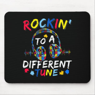 Rockin' zu einem anderen Tune Autismus Awaren Mousepad
