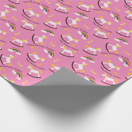 Rocking Unicorns Rainbows Individuelle Name und Al Geschenkpapier (Ecke)